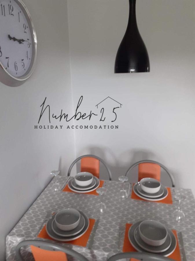 Number 25 Self Catering Apartments Ederney Ardess Extérieur photo