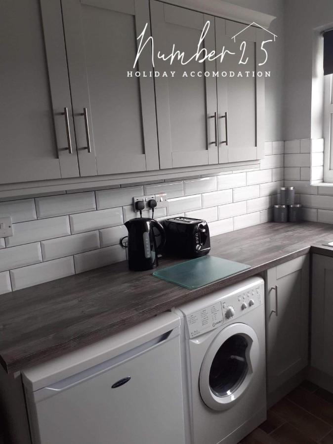 Number 25 Self Catering Apartments Ederney Ardess Extérieur photo